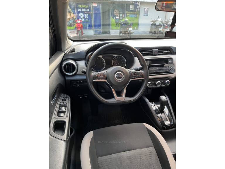 NISSAN - VERSA - 2021/2022 - Preta - R$ 84.900,00