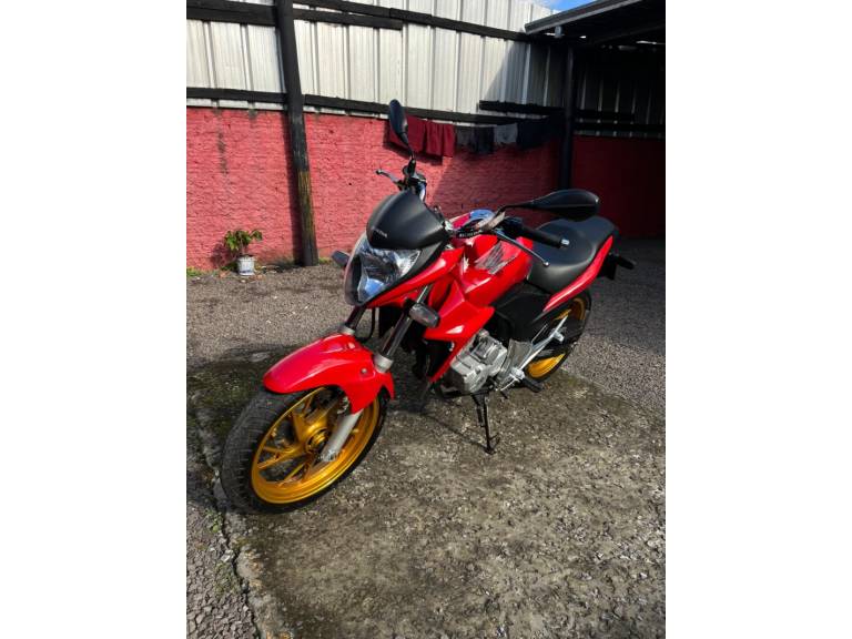 HONDA - CB 300R - 2015/2015 - Vermelha - R$ 19.900,00