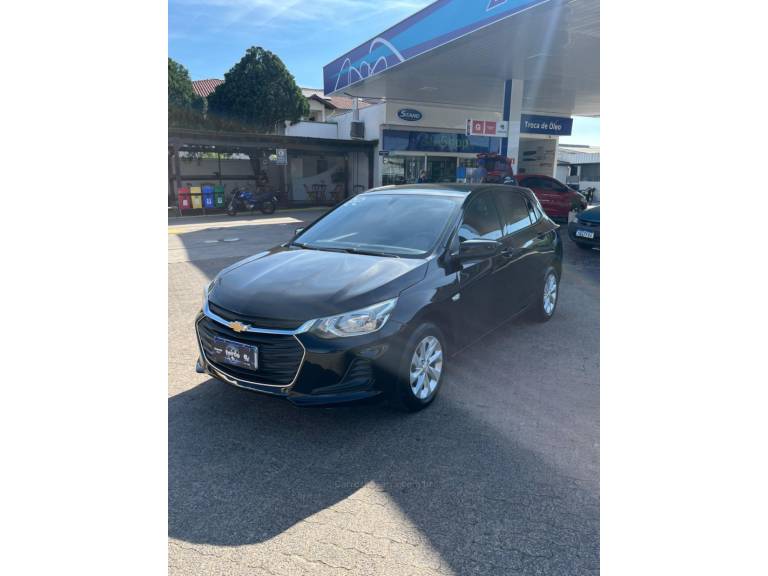 CHEVROLET - ONIX - 2021/2022 - Preta - R$ 75.900,00
