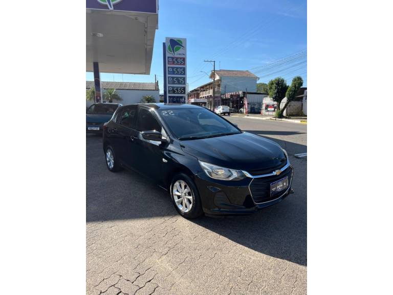 CHEVROLET - ONIX - 2021/2022 - Preta - R$ 75.900,00