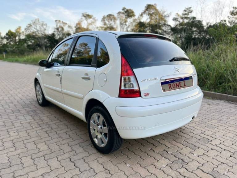 CITROËN - C3 - 2011/2012 - Branca - R$ 31.900,00