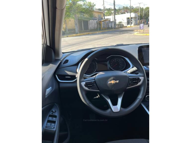 CHEVROLET - ONIX - 2022/2023 - Branca - R$ 79.900,00