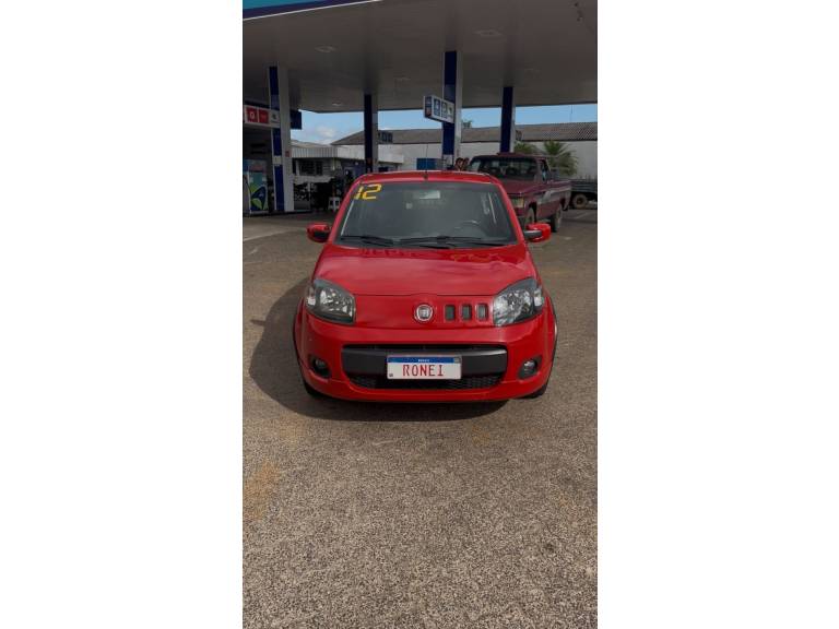 FIAT - UNO - 2011/2012 - Vermelha - R$ 39.900,00