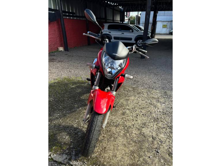 HONDA - CB 300R - 2015/2015 - Vermelha - R$ 19.900,00